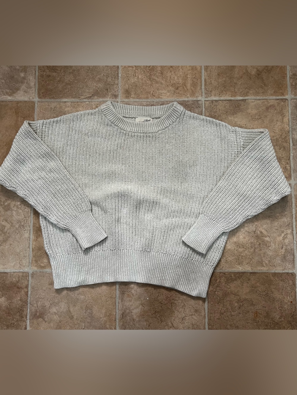 Universal Thread Women's Crewneck Sweater in Light Gray